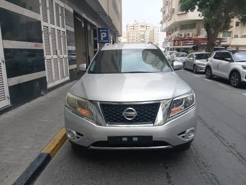 نيسان باثفايندر 3.5L SL 2WD 2015 مستعملة