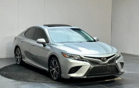 تويوتا كامري 2.5L SE (204 HP) 2018 مستعملة