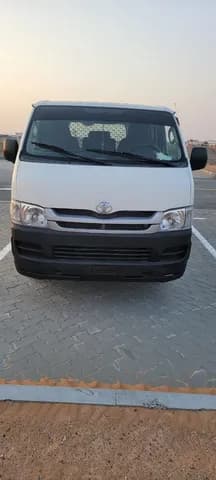 Used Toyota Hiace Mid Roof Van 2009