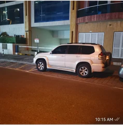 تويوتا لاند كروزر برادو 5 Door 4.0L VXR 2009 مستعملة