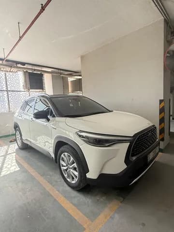 تويوتا كورولا كروس 1-8l-gli-hev 2024 مستعملة