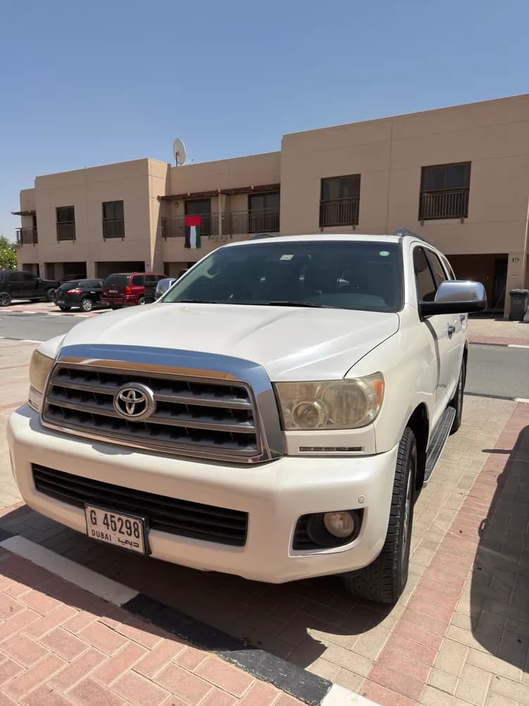 تويوتا سيكويا 5.7L V8 2012 مستعملة
