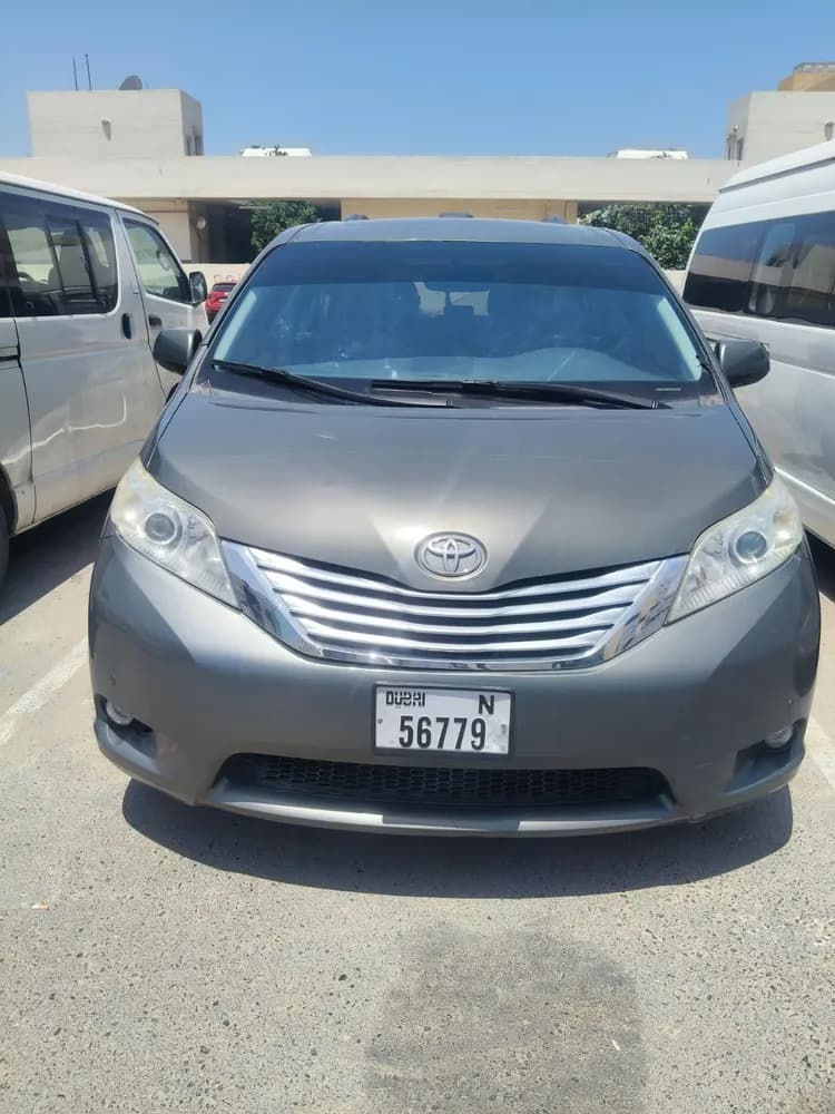 Used Toyota Sienna 2012