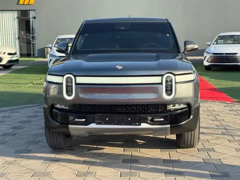 rivian R1 2023 مستعملة