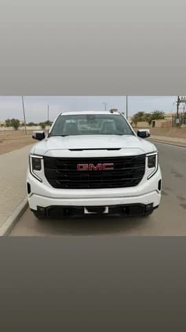 New GMC Sierra 1500 5.3L Crew Cab SLE 2026 New GMC Sierra 1500 5.3L Crew Cab SLE 2026