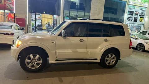 ميتسوبيشي باجيرو 3.8L 5 Door 2007 مستعملة ميتسوبيشي باجيرو 3.8L 5 Door 2007 مستعملة used_cars.forSale