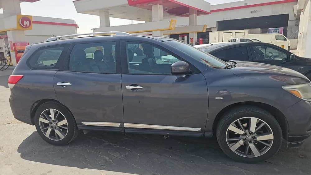 Used Nissan Pathfinder 3.5L SV 2WD 2013