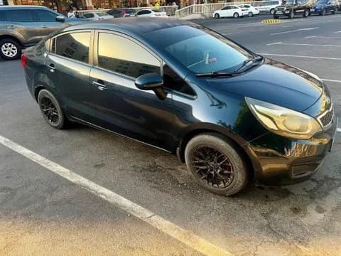 كيا ريو 4 Door Sedan 1.4L 2013 مستعملة