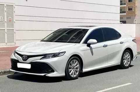 Used Toyota Camry 2.5L GLE (178 HP) w/ Sunroof 2018