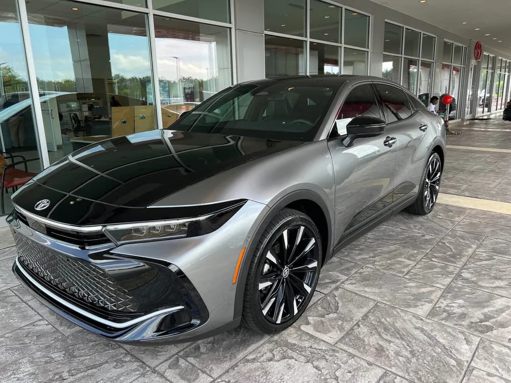 تويوتا crown 2-4t-platinum-hybrid 2023 مستعملة تويوتا crown 2-4t-platinum-hybrid 2023 مستعملة used_cars.forSale