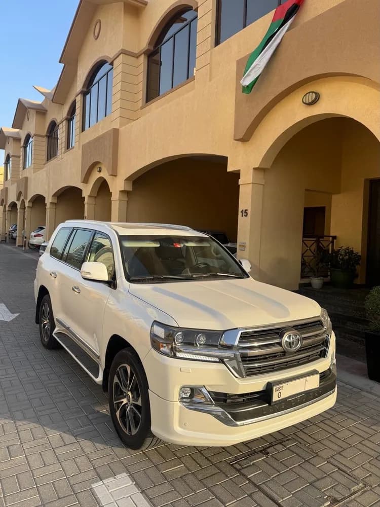 تويوتا لاند كروزر V8 Turbo Diesel 2020 مستعملة