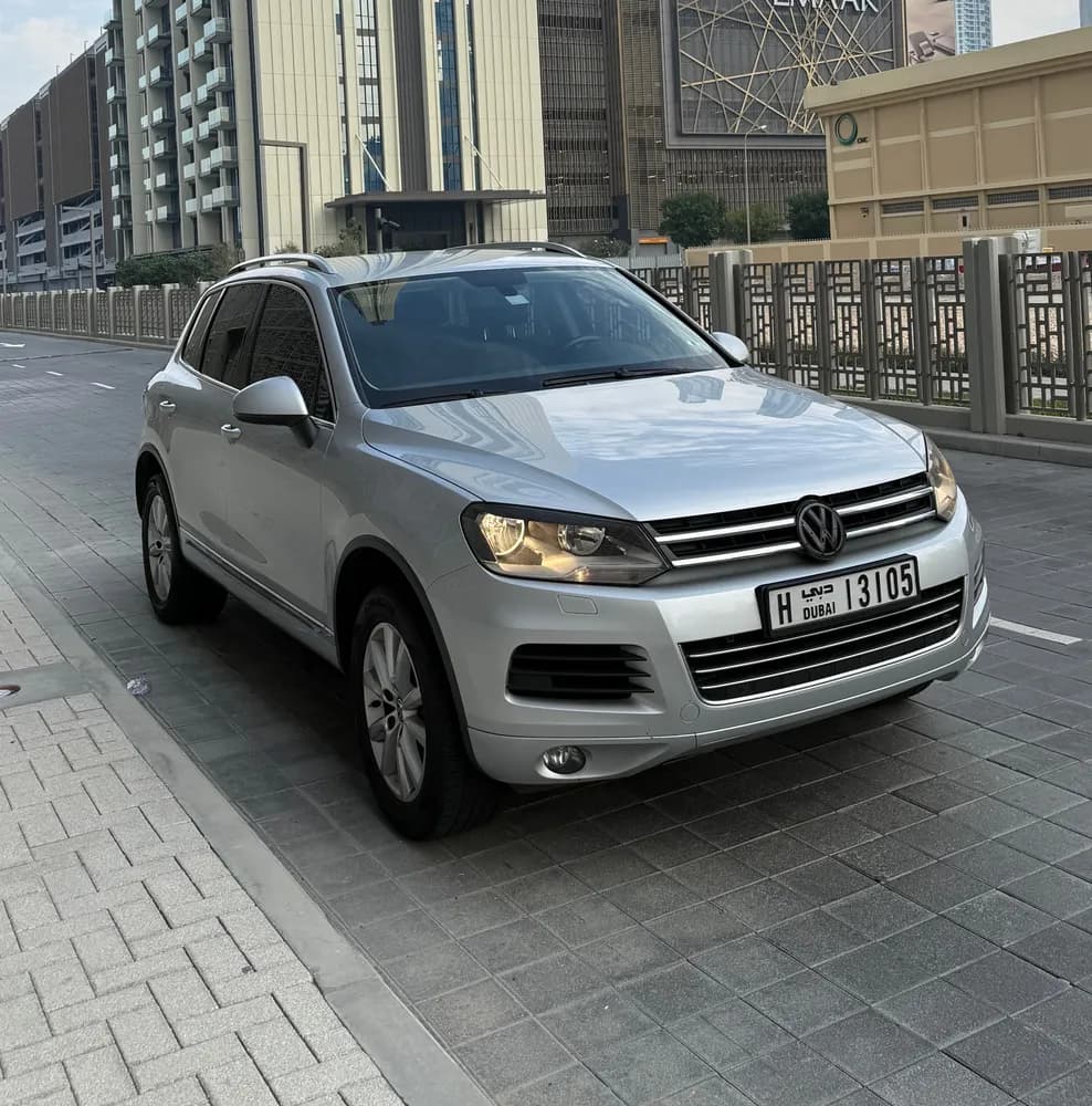 فولكس فاجن طوارق 3.6L V6 SEL 2014 مستعملة