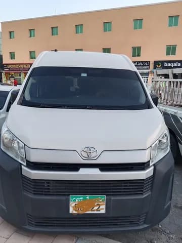 تويوتا هايس 2.7L Commuter GLX High Roof LWB 2022 مستعملة