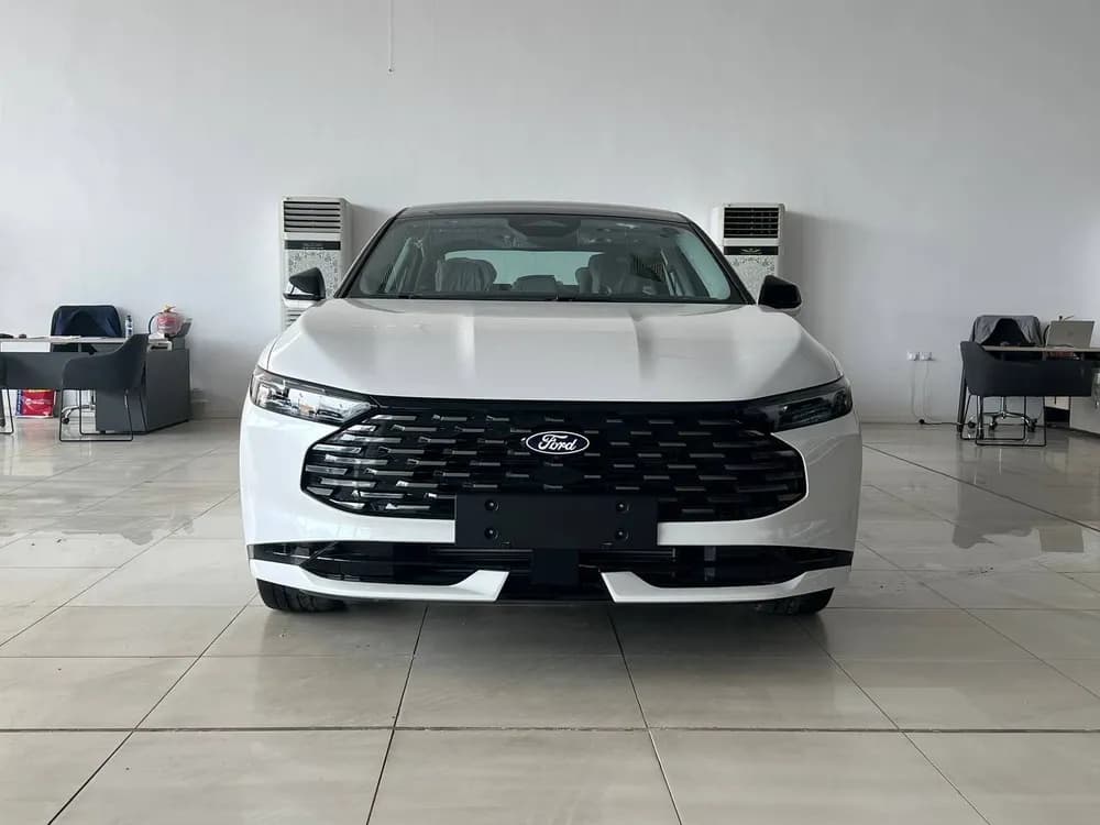New Ford Taurus 2.0L EcoBoost Titanium 2026