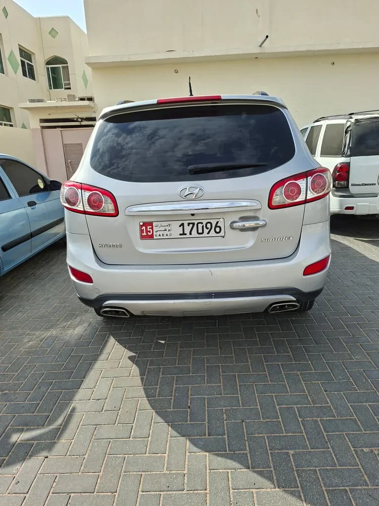 Used Hyundai Santa Fe 2.4L FWD 2012