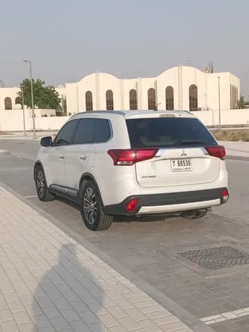 Used Mitsubishi Outlander 2.4L GLX Full Option (7-Seater) 2016 Used Mitsubishi Outlander 2.4L GLX Full Option (7-Seater) 2016 used_cars.forSale