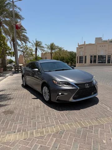 لكزس إي أس 350 4 door 3.5L 2018 مستعملة لكزس إي أس 350 4 door 3.5L 2018 مستعملة used_cars.forSale