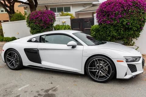 أودي آر8 كوبيه V10 5.2L (525 HP) 2020 مستعملة أودي آر8 كوبيه V10 5.2L (525 HP) 2020 مستعملة للبيع