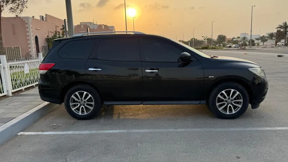 نيسان باثفايندر 3.5L S 4WD 2015 مستعملة