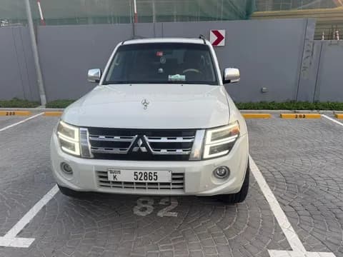 ميتسوبيشي باجيرو 3.8L 5 Door Full 2014 مستعملة ميتسوبيشي باجيرو 3.8L 5 Door Full 2014 مستعملة used_cars.forSale