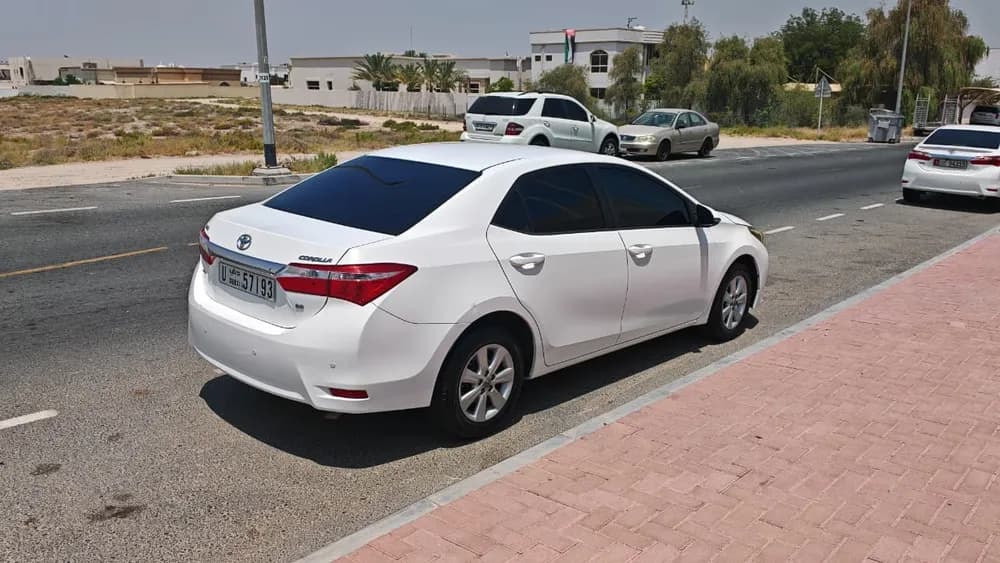 تويوتا كورولا 2.0L Limited 2015 مستعملة