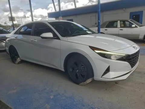 هيونداي إلانترا 1.6L GL 2023 مستعملة
