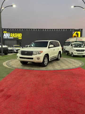 Used Toyota Land Cruiser 5.7 VXR 2014 Used Toyota Land Cruiser 5.7 VXR 2014 used_cars.forSale