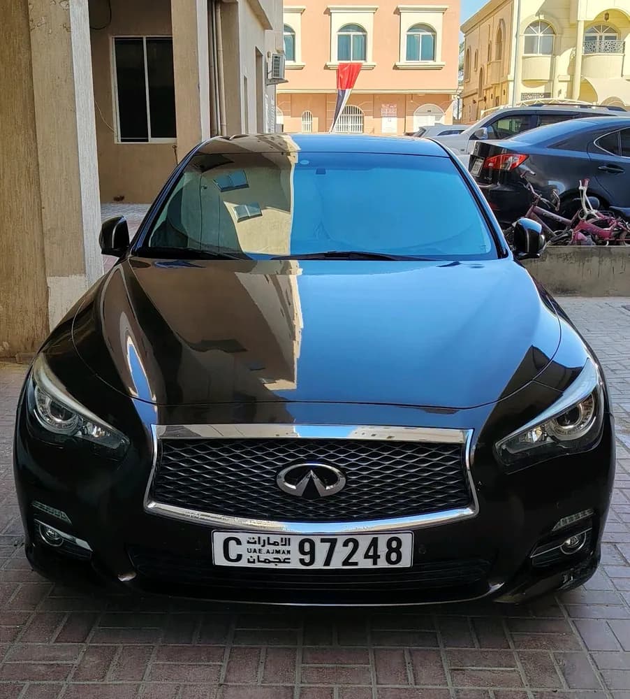 انفينيتي كيو50 3.7L سبورت 2015 مستعملة