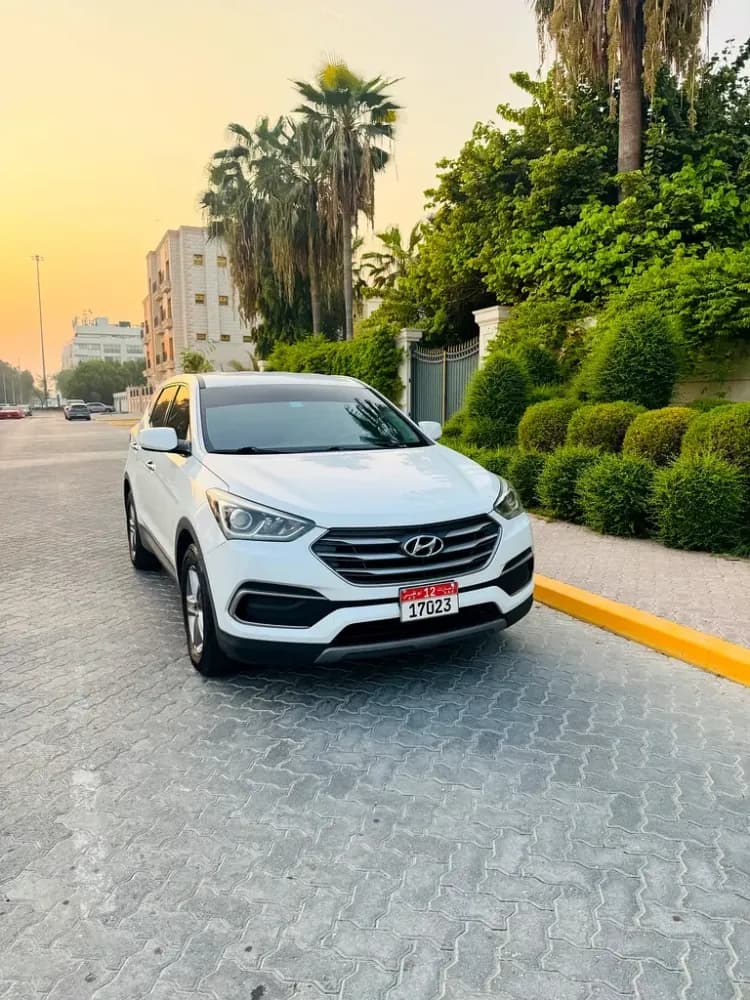 هيونداي سانتافيه 2.4L دفع رباعي 2018 مستعملة