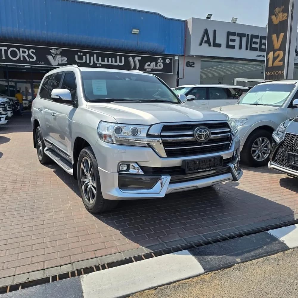 تويوتا لاند كروزر 5.7L VXR 2020 مستعملة