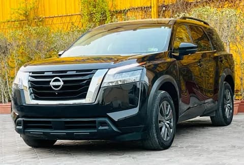 نيسان باثفايندر SV 4WD 2023 مستعملة