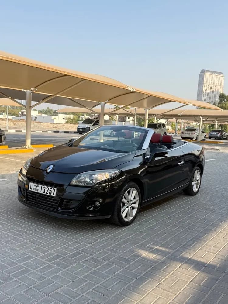 رينو ميجان 2 Door 2.0L 2012 مستعملة