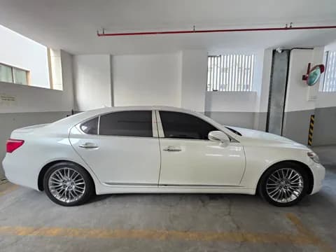 Used Lexus LS 460L 4 door 4.6L LWB 2011