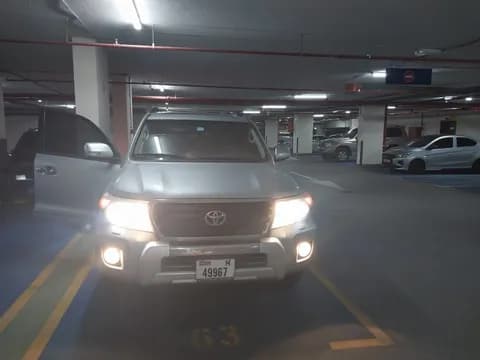 Used Toyota Land Cruiser 4.0L GXR 2013 Used Toyota Land Cruiser 4.0L GXR 2013 used_cars.forSale