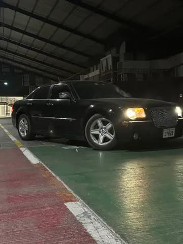 Used Chrysler 300C 5.7L 2008