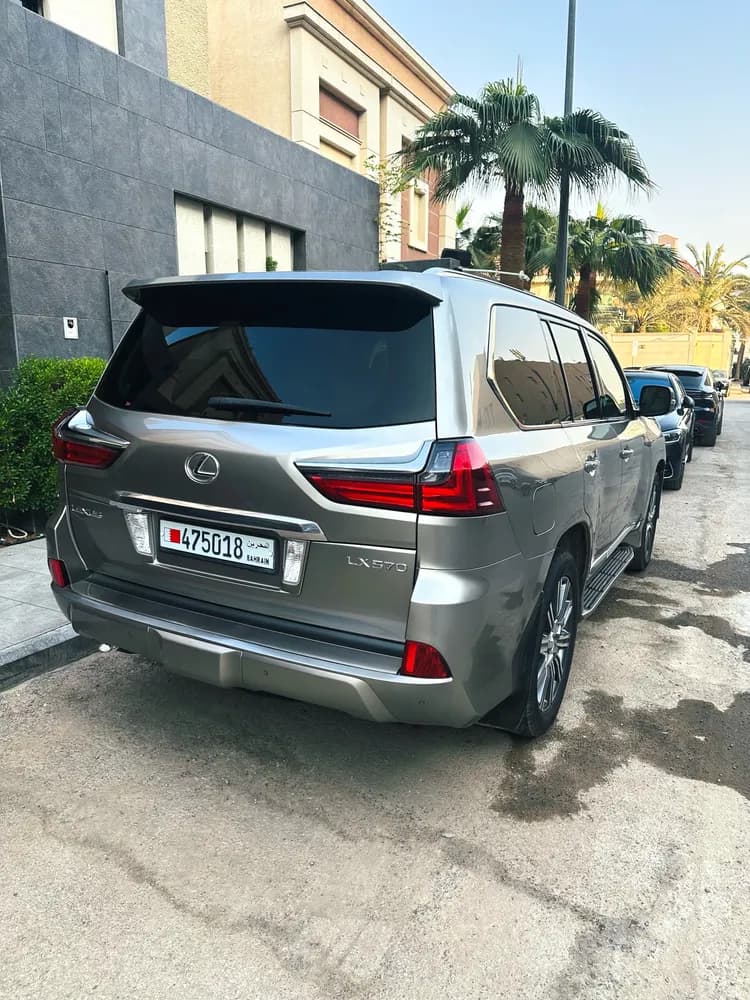 Used Lexus LX 570 5 door 5.7L 2016