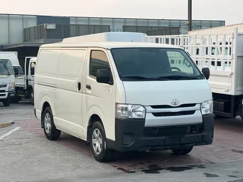 تويوتا هايس Low Roof Van 2022 مستعملة
