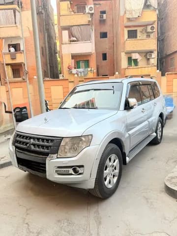 ميتسوبيشي باجيرو 2015 مستعملة ميتسوبيشي باجيرو 2015 مستعملة used_cars.forSale