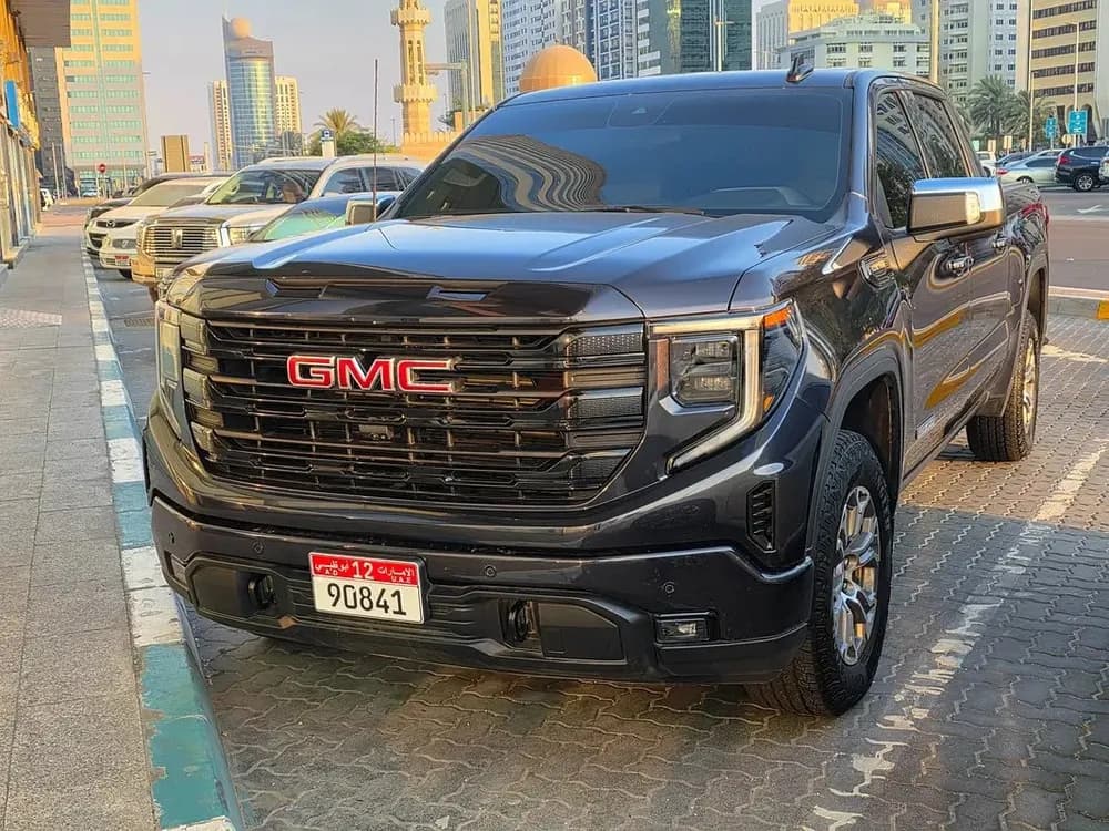 جي إم سي سييرا 1500 5.3L Double Cab SLE 2025 مستعملة