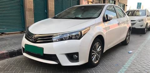تويوتا كورولا 2.0L SE Plus 2015 مستعملة