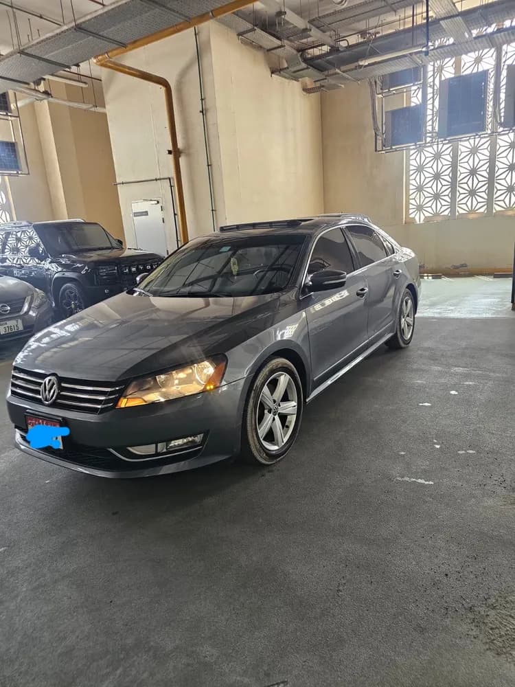 فولكس فاجن باسات 2.5L SEL 2015 مستعملة