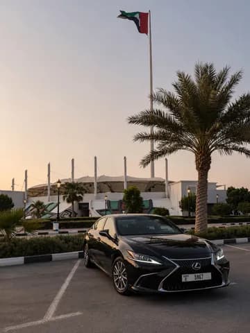 لكزس إي إس 350 Platinum 2023 مستعملة