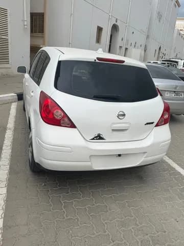 نيسان تييدا Hatchback 2012 مستعملة