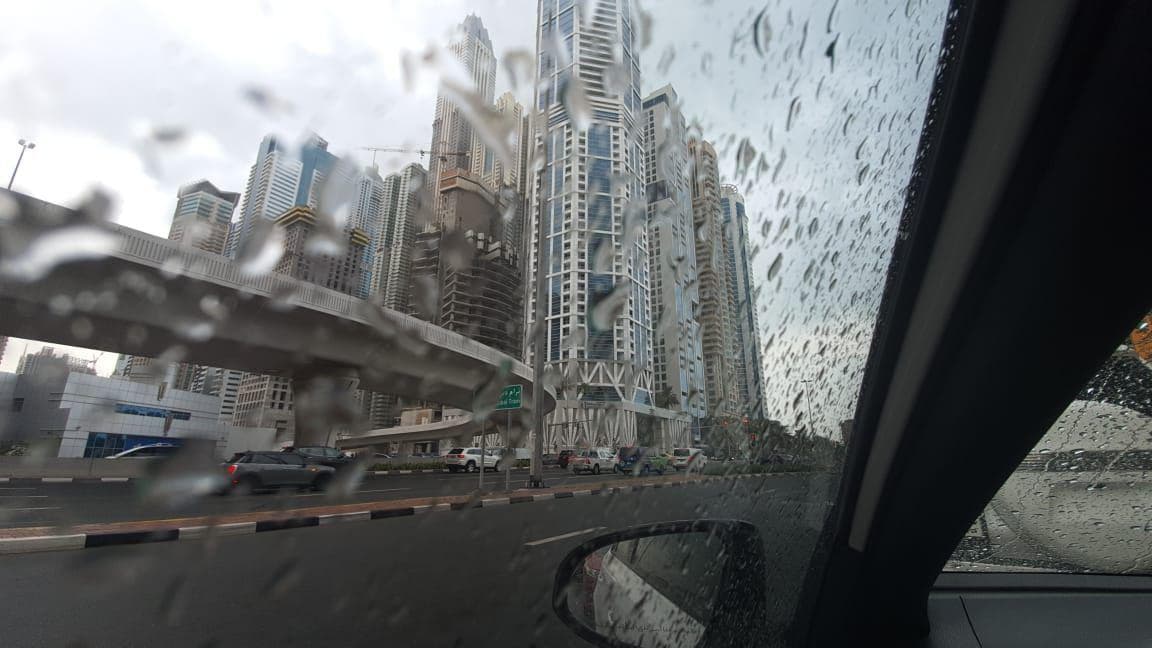 أفضل نصائح القيادة في أمطار الإمارات لعام 2025: دليل السلامة والتجهيز الكامل أفضل نصائح القيادة في أمطار الإمارات لعام 2025: دليل السلامة والتجهيز الكامل